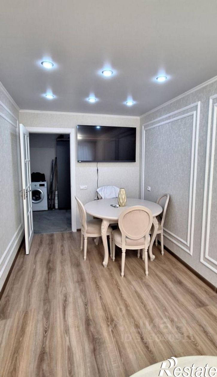 2-комн квартира улица Комарова, 10,  д. 10