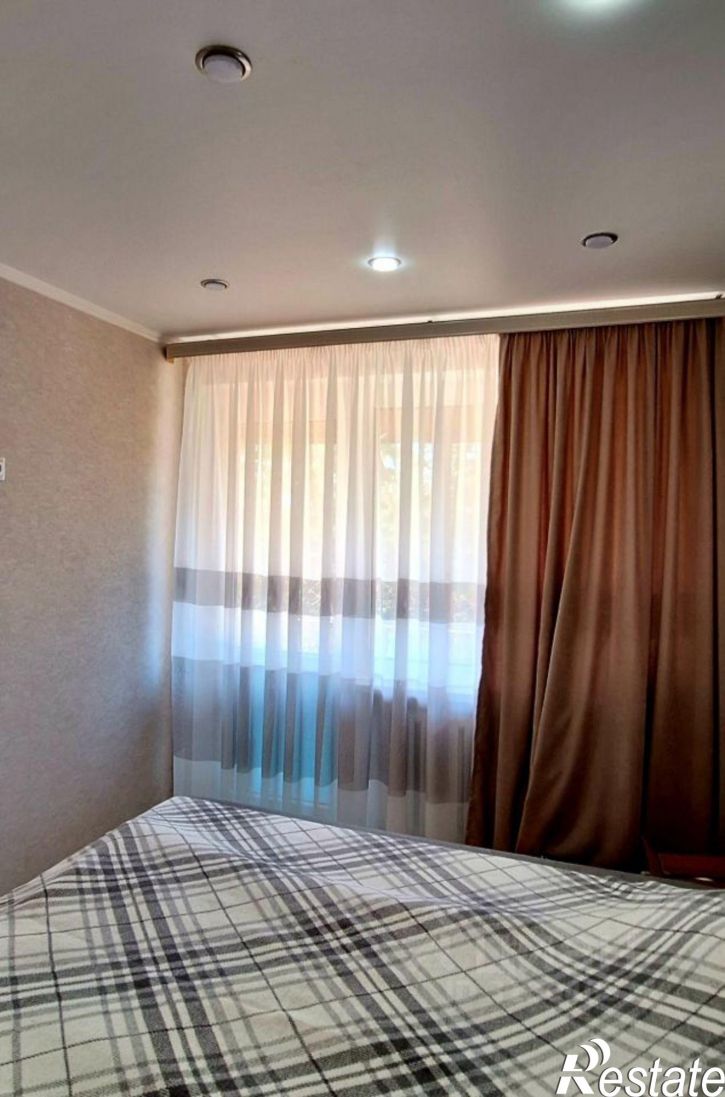 2-комн квартира улица Комарова, 10,  д. 10