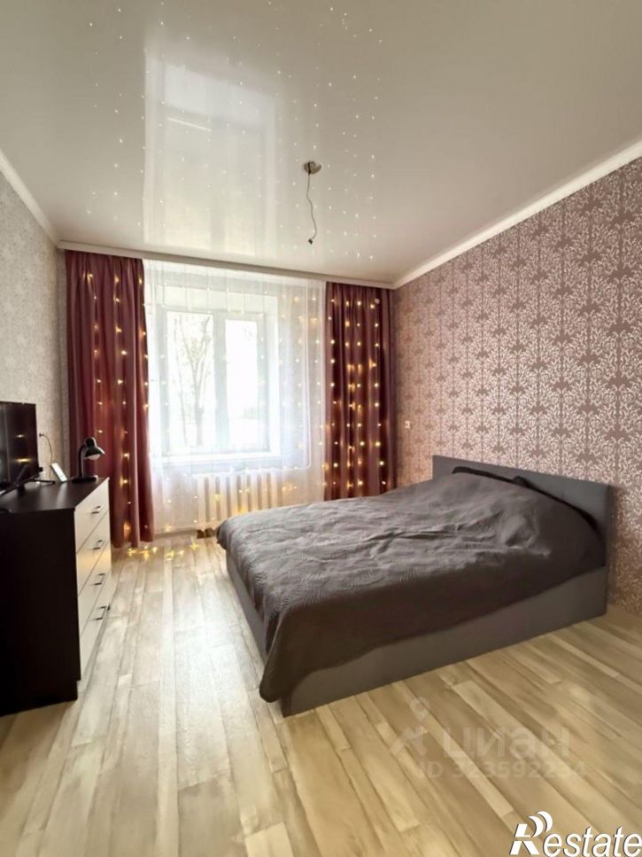 3-комн квартира улица Шмидта, 2,  д. 2