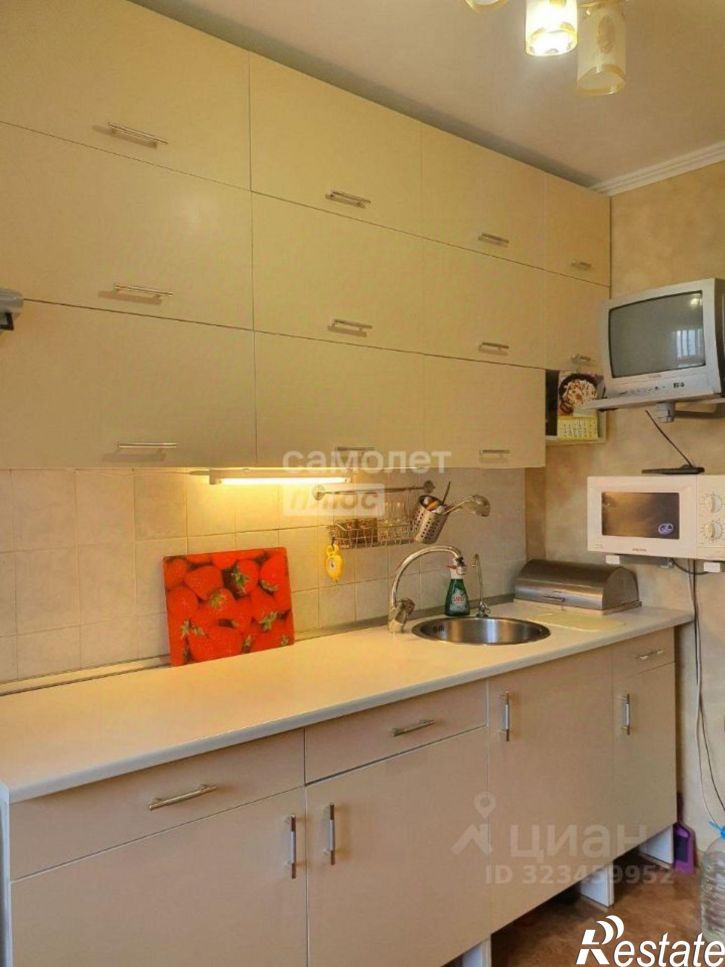 2-комн квартира проспект 50 лет Октября, 72,  д. 72