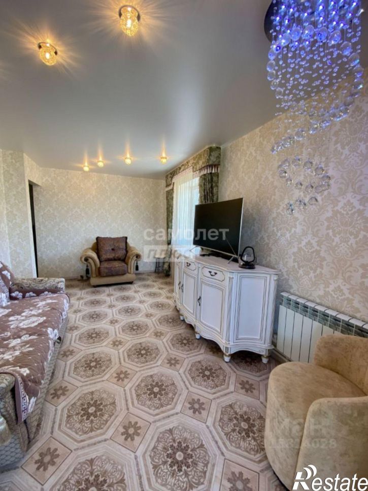 2-комн квартира улица Есенина, 13,  д. 13