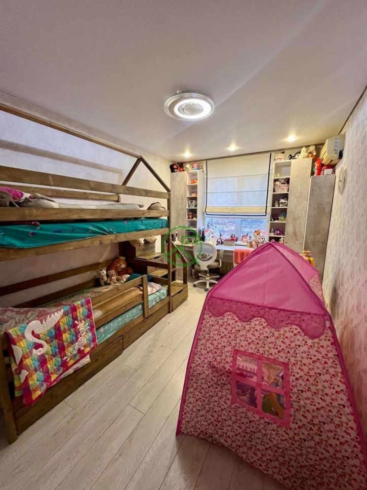 3-комн квартира Звездная улица, 76