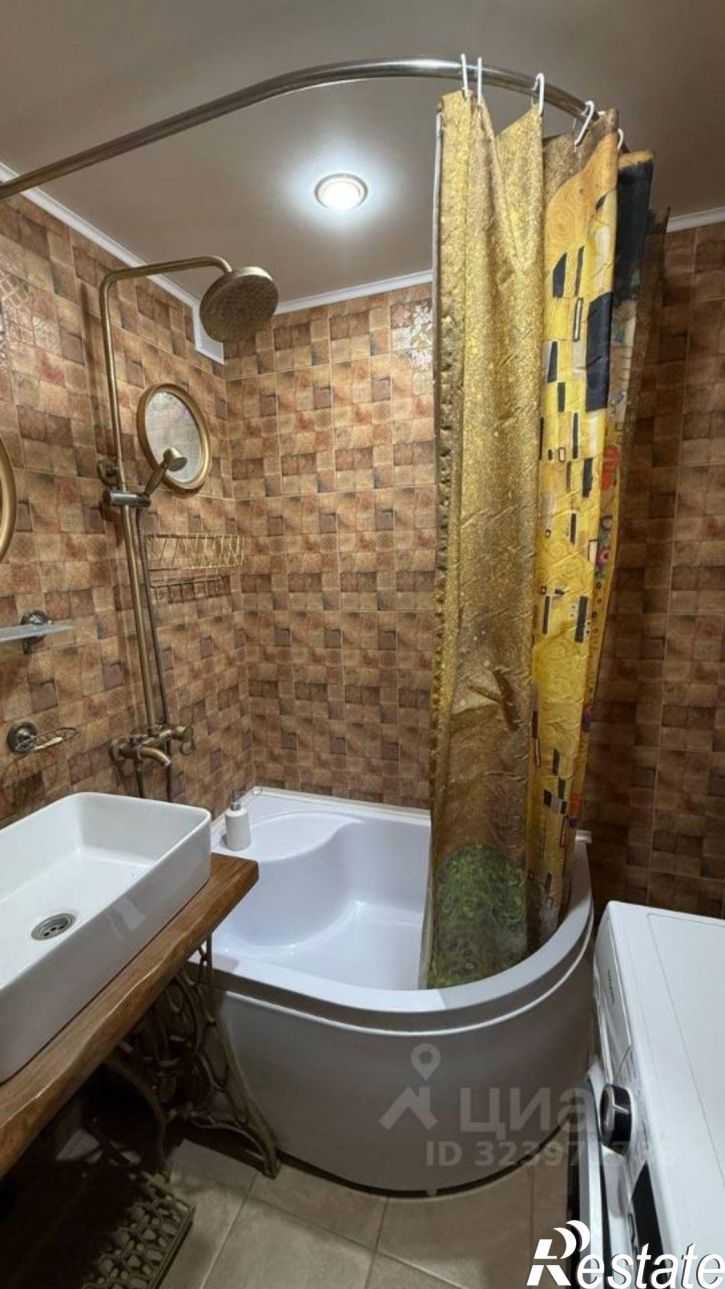 3-комн квартира проспект 50 лет Октября, 74,  д. 74