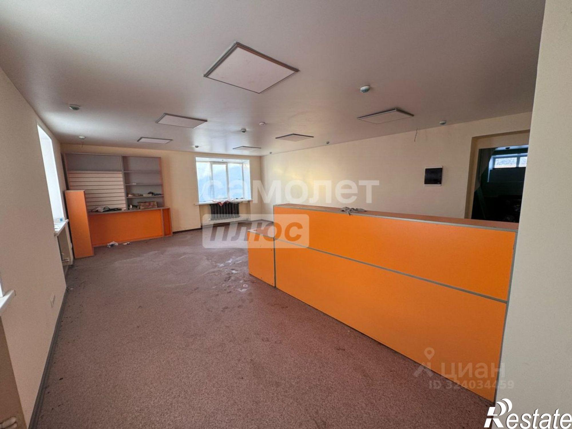 Купить торговое помещение за 5 900 110 рублей на ул Декабристов, 149