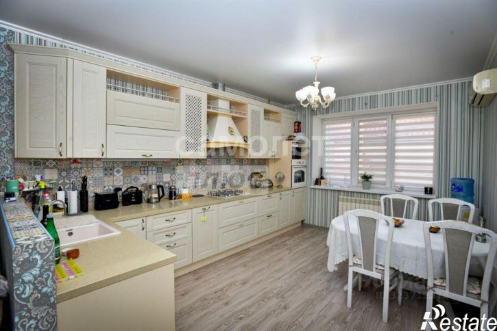 3-комн квартира улица 20-я линия, 4,  д. 4