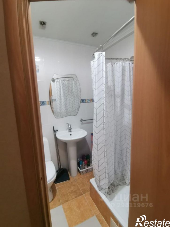 2-комн квартира проспект Гагарина, 10,  д. 10