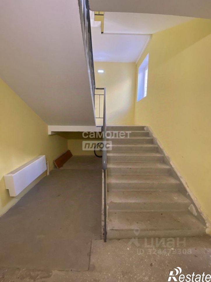 2-комн квартира Керамическая улица, 32,  д. 32