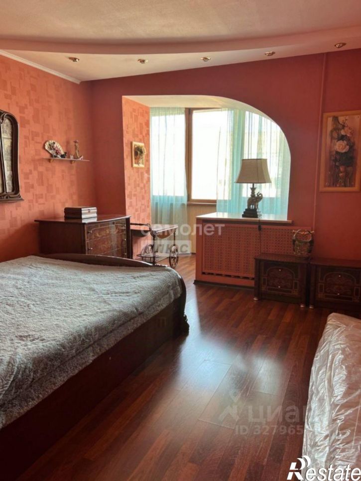 3-комн квартира улица Дзержинского, 33,  д. 33