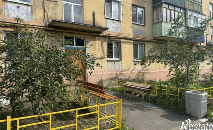 3-комн квартира ул Комарова, 4,  д. 4