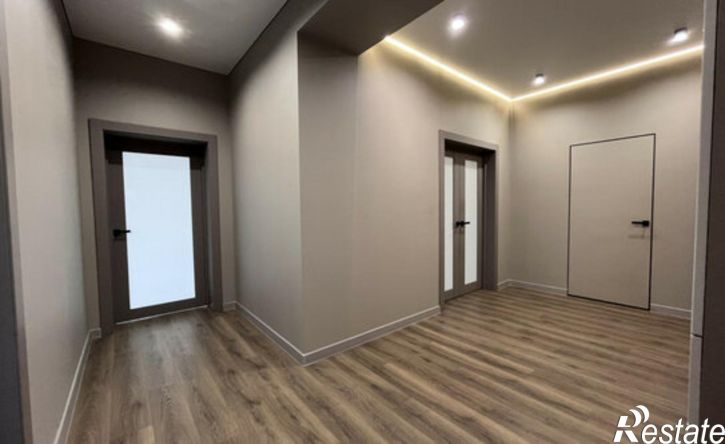 4-комн квартира пр-кт Космонавтов, 9,  д. 9