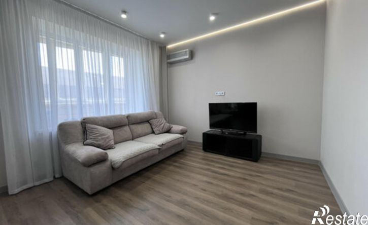 4-комн квартира пр-кт Космонавтов, 9,  д. 9