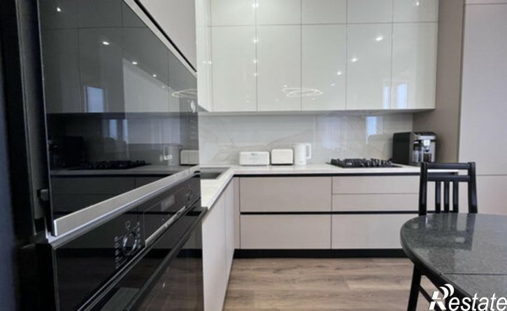 4-комн квартира пр-кт Космонавтов, 9,  д. 9