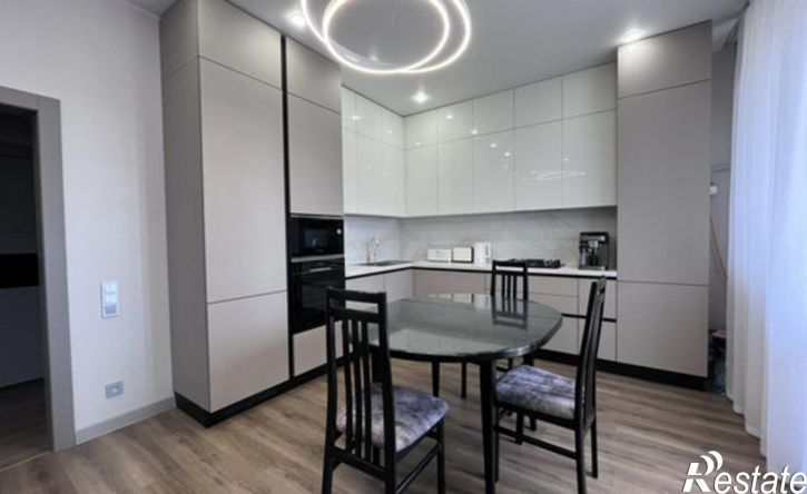 4-комн квартира пр-кт Космонавтов, 9,  д. 9