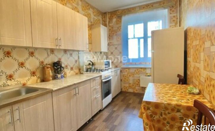 3-комн квартира пр-кт 50 лет Октября, 81,  д. 81