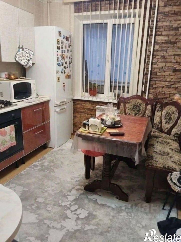 4-комн квартира пр-кт 50 лет Октября, 81,  д. 81