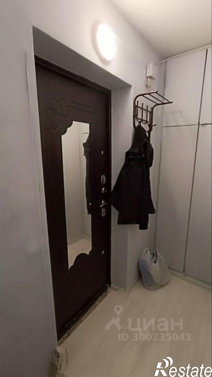 2-комн квартира проспект Космонавтов, 4,  д. 4