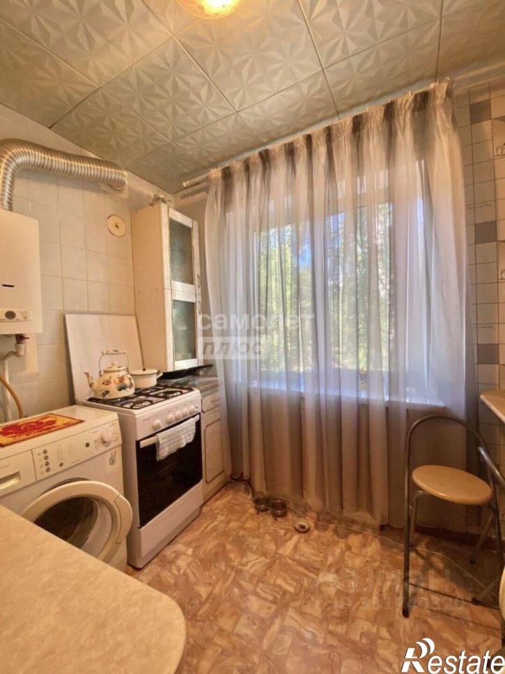 3-комн квартира ул Комарова, 8,  д. 8
