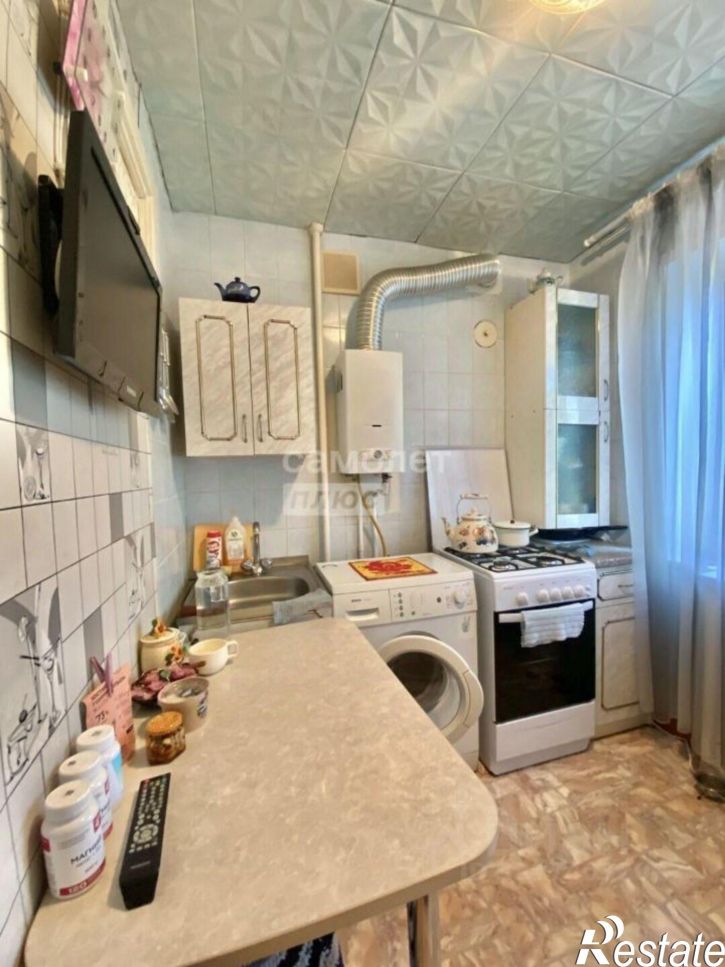 3-комн квартира ул Комарова, 8,  д. 8