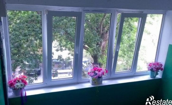 2-комн квартира ул Декабристов, 438,  д. 438