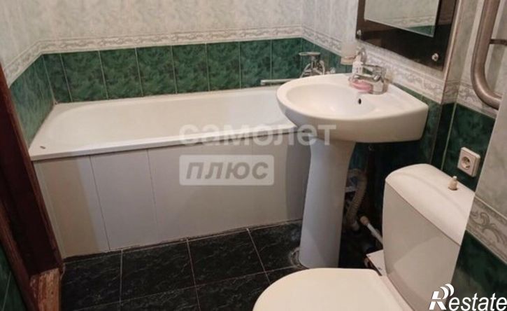 4-комн квартира пр-кт Космонавтов, 4,  д. 4