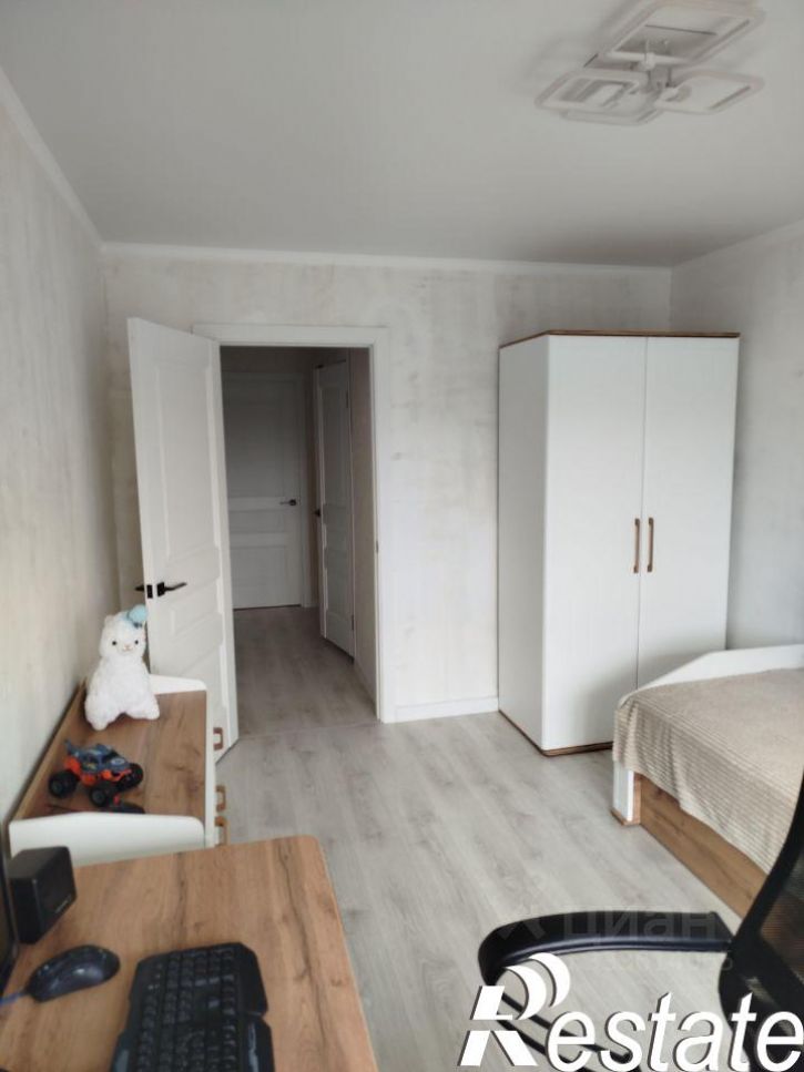 3-комн квартира проспект Гагарина, 4,  д. 4