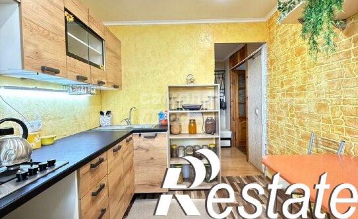 4-комн квартира улица Дзержинского, 44,  д. 44