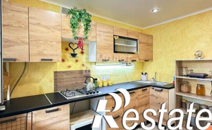 4-комн квартира улица Дзержинского, 44,  д. 44