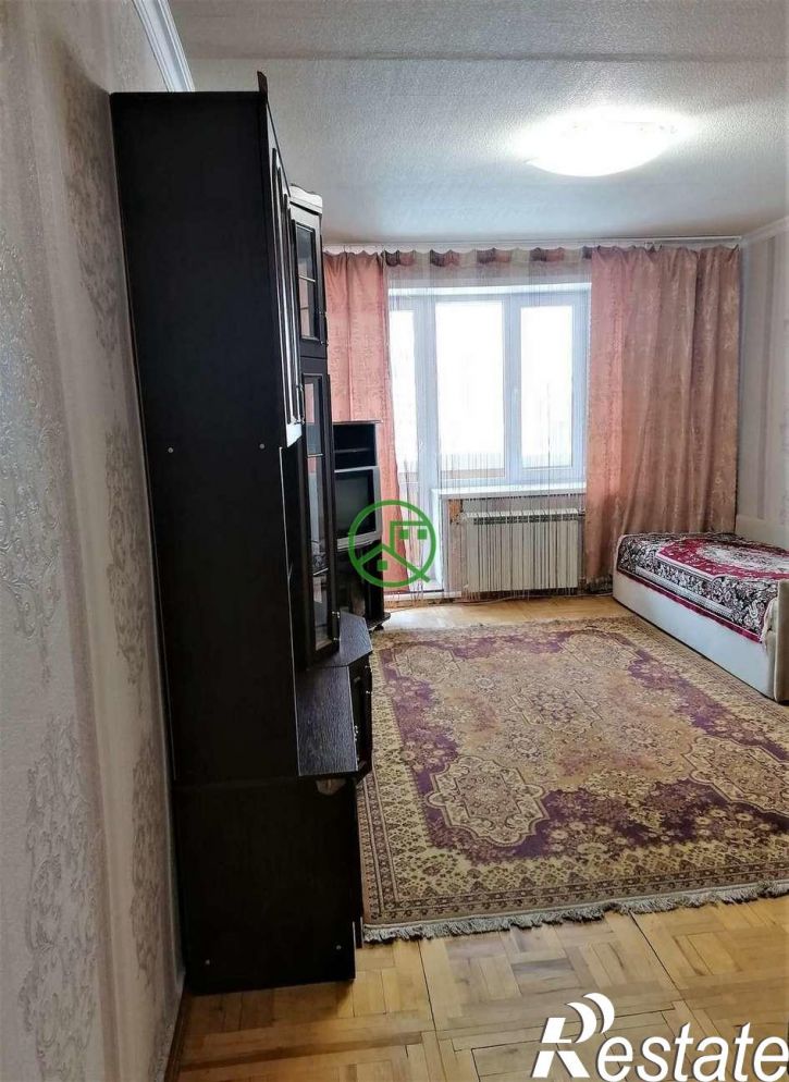 3-комн квартира Дзержинского улица, 33