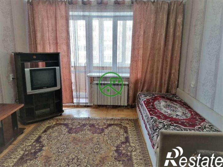 3-комн квартира Дзержинского улица, 33