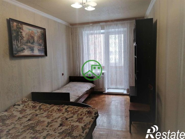 3-комн квартира Дзержинского улица, 33