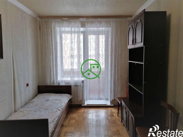 3-комн квартира Дзержинского улица, 33