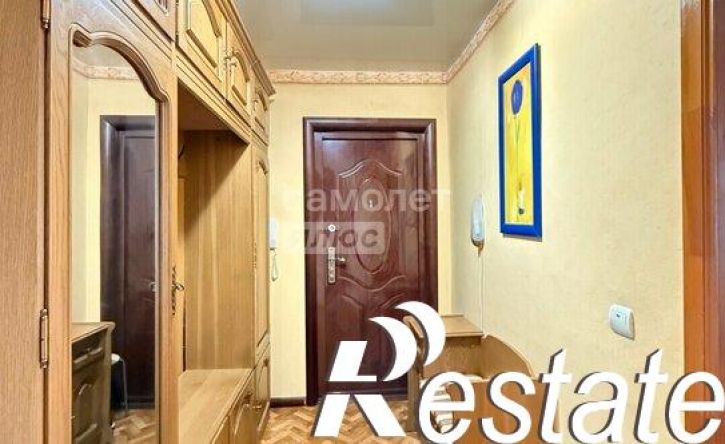 3-комн квартира улица Маршала Жукова, 330,  д. 330